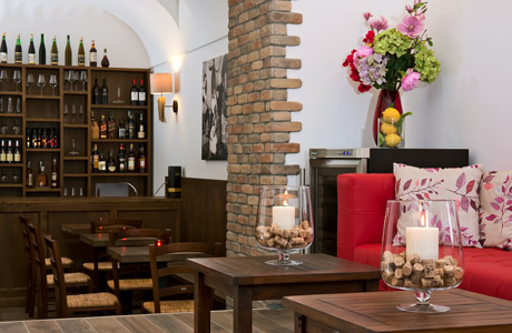 Wine Bar - Capri Wine Hotel